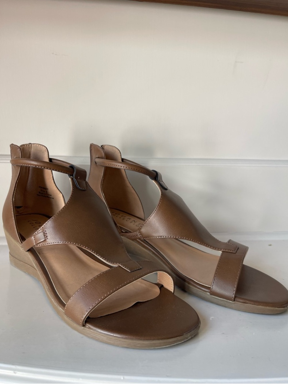 Like New Journee Collection "Trayle" Brown Sandals Size 9